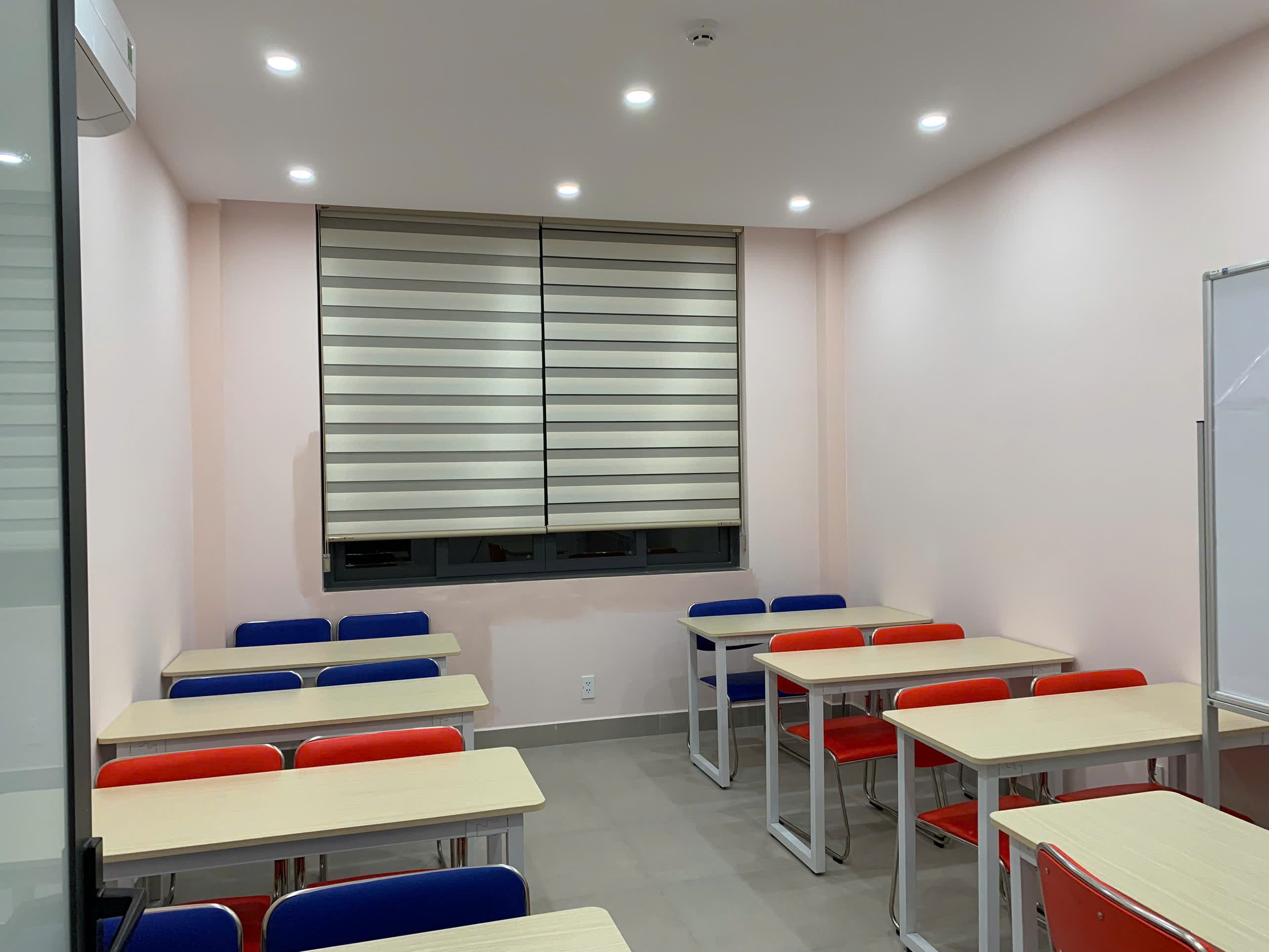 Phòng học hiện đại tại QFA